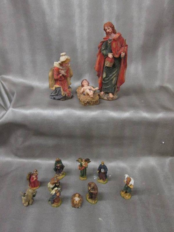 Lot of 2 Nativity Sets 10.5 inches ...