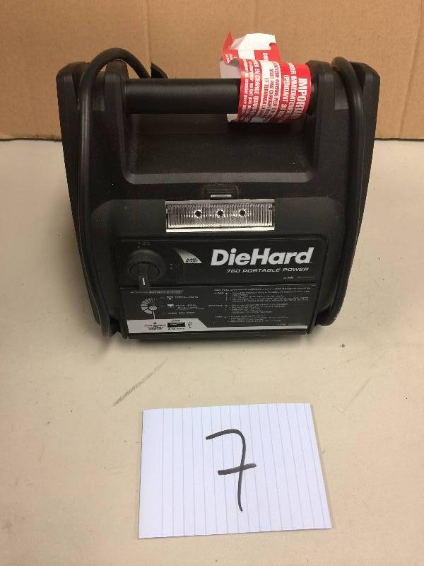 lot 7 image: Die Hard Portable Power 750