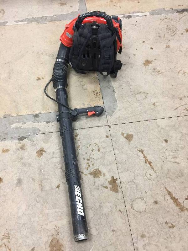 lot 22 image: ECHO 215 MPH 510 CFM 58.2cc Gas Backpack Blower with Tube Throttle