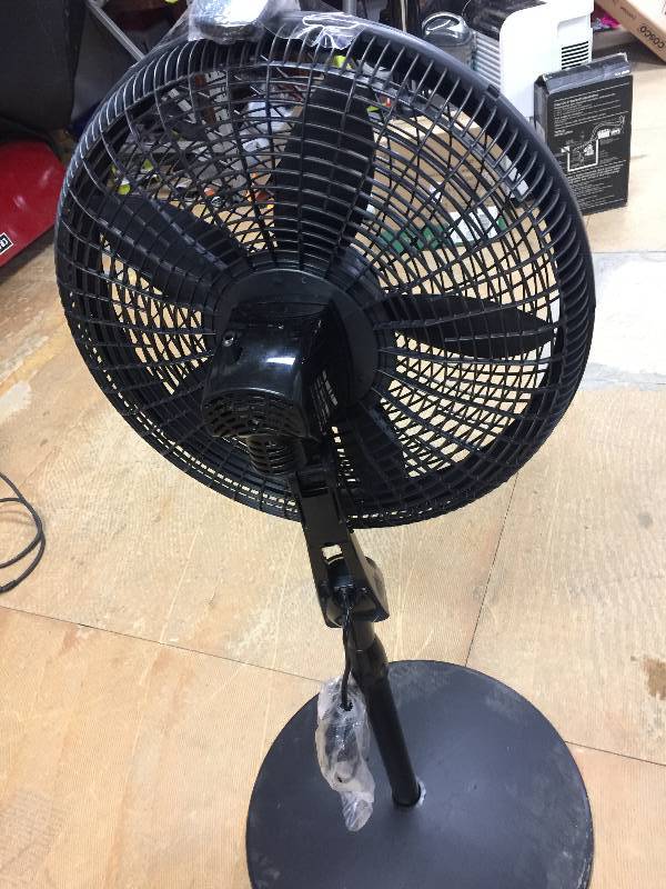 lot 29 image: Lasko Fan whit remote control in working conditions
