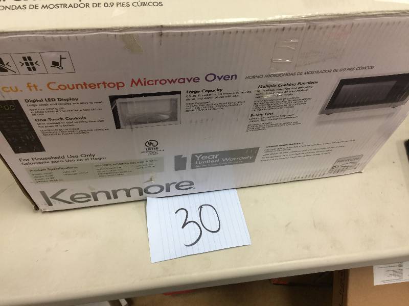 lot 30 image: Kenmore P90D23AP-WJS 0.9 cu. ft. Microwave Oven - Stainless Steel