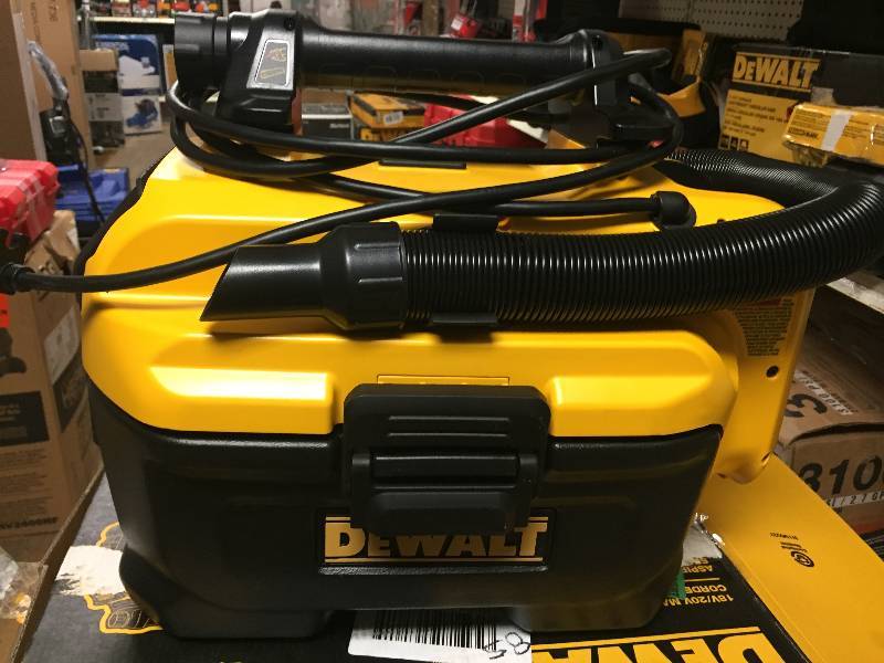 lot 55 image: Dewalt 2-gal. Max CordlessCorded WetDry Vacuum never used