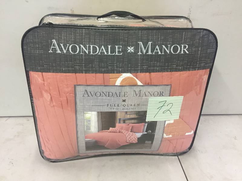 lot 72 image: Avondale Manor Griffin 5-piece Quilt Set, FullQueen New
