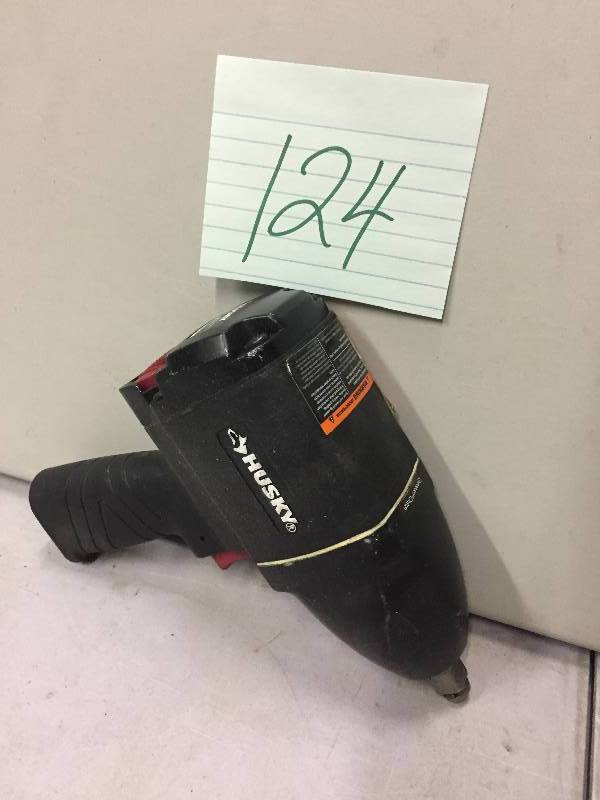 lot 124 image: Husky 12 in. 800 ft. lbs. Impact Wrench