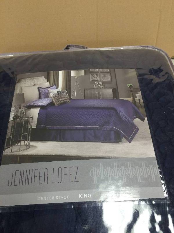 lot 9 image: JENNIFER LOPEZ CENTER STAGE COVERLET King New