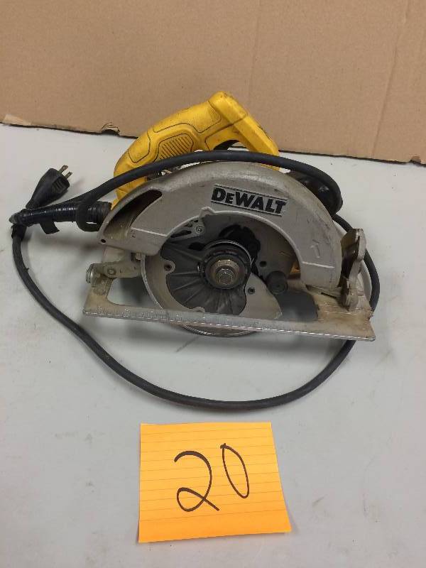 lot 20 image: Dewalt DWE575 Circular Saw used