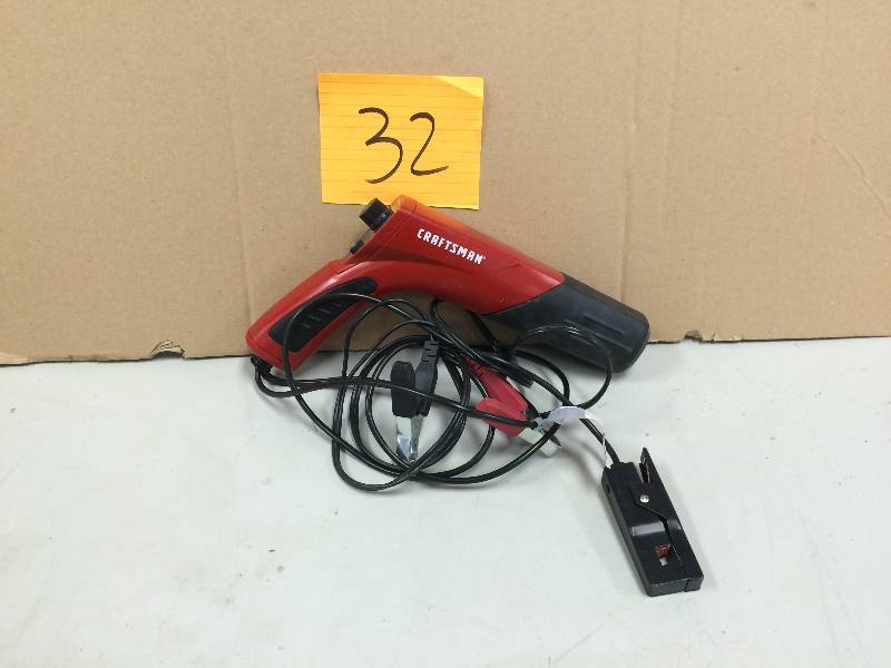 lot 32 image: Craftsman Professional Digital Timing Light