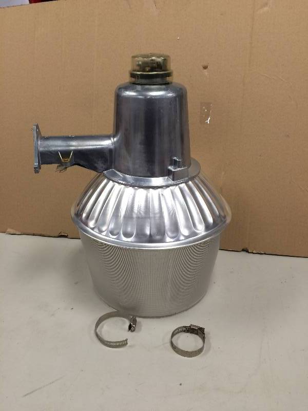 lot 40 image: Lithonia Lightning Are Light
