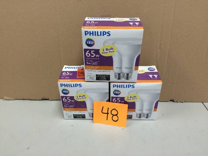 lot 48 image: Lot of 3 Phillips 65w replacement 9W