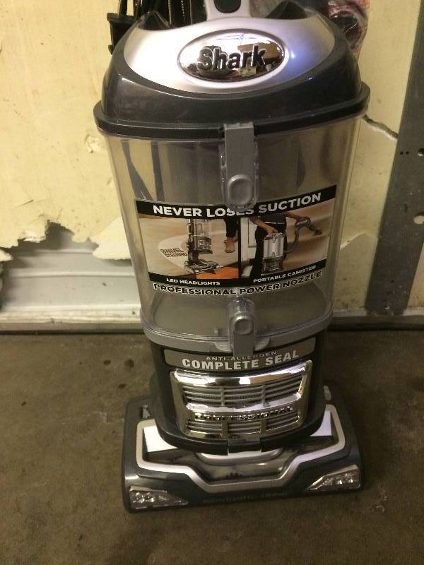 Shark Navigator Lift Upright Vacuum 