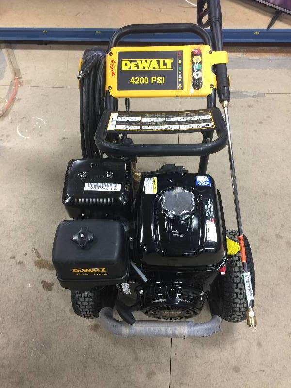 lot 18 image: Dewalt Honda GX390 4,200 psi 4 GPM Gas Pressure Washer