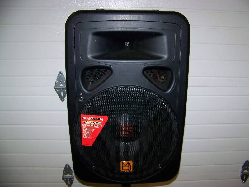 lot 32 image: Mr. DJ, 15, 2500-Watt Max Power, Portable Loudspeaker  PA Speaker on Musika, Heavy-Duty Tripod