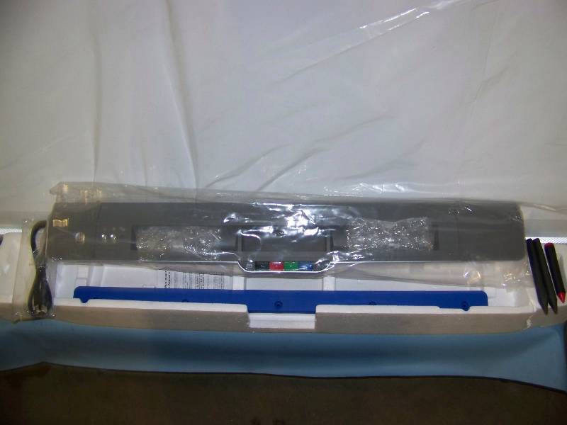 lot 28 image: SMARTBoard, Interactive White Board