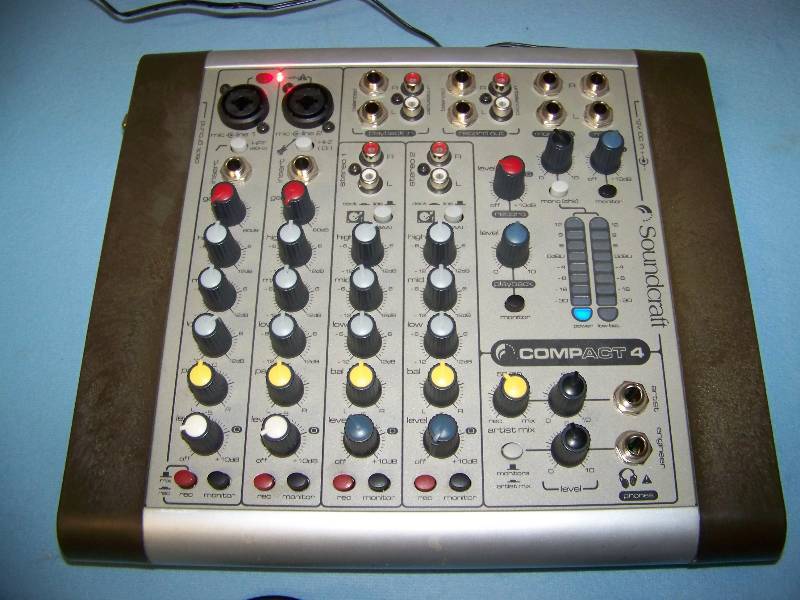 lot 40 image: Soundcraft, CompAct 4, Mixer