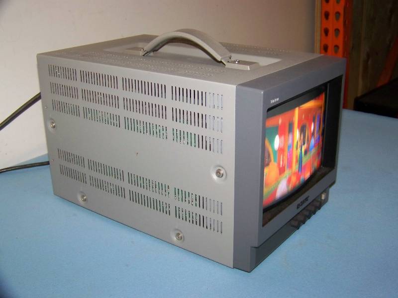 lot 97 image: Sony, Trinitron, 8, Portable, Color Video Monitor