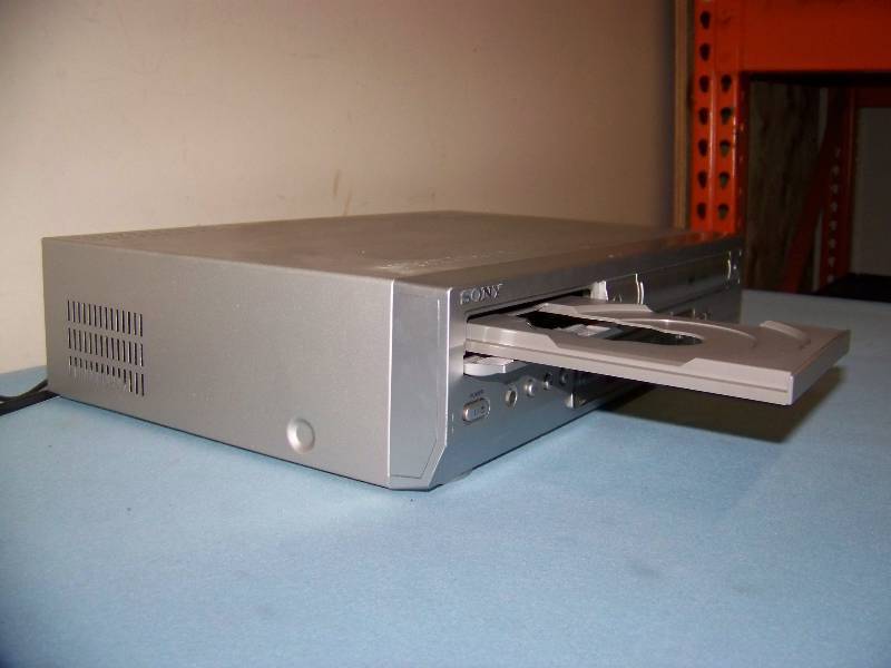 lot 92 image: Sony, DVD  VCR Combo Player with Remote Control