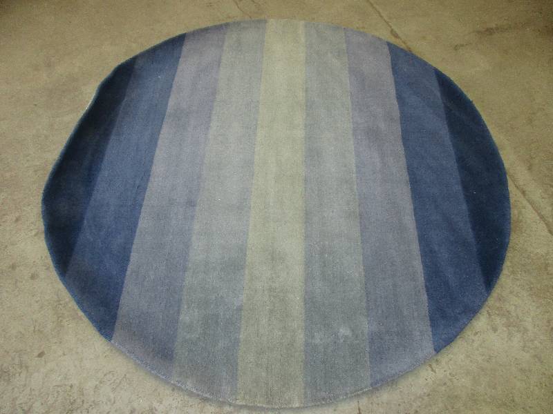lot 57 image: circle rug 72 across matches # 58