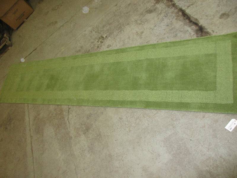 lot 61 image: runner rug 142 x 29