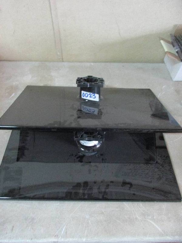 lot 83 image: 2 - TV mounts or standsdisplay stands