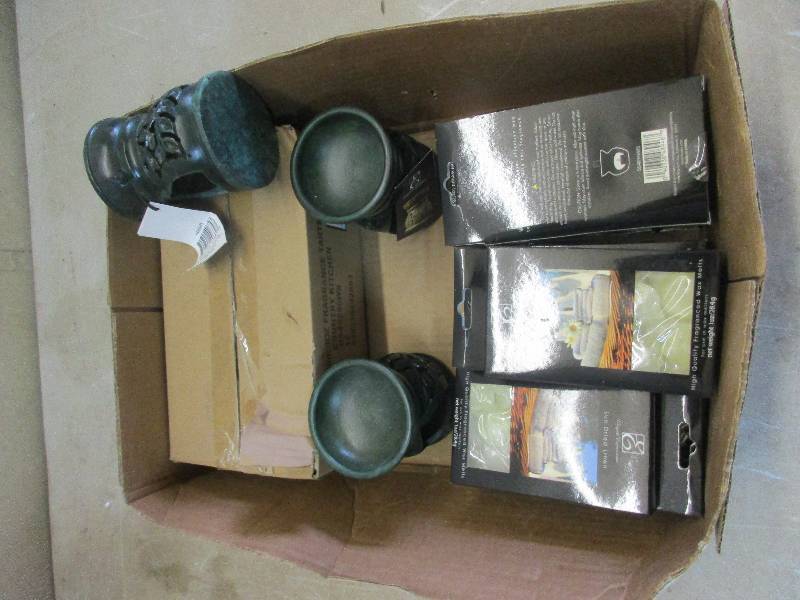 lot 86 image: 3 - wax burners and lots of wax