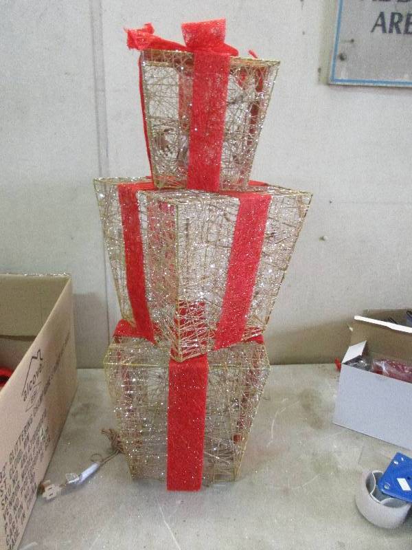 lot 90 image: light up stacking gift boxes
