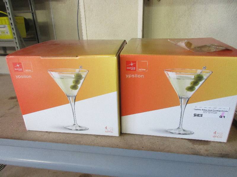 lot 93 image: 8 martini glasses