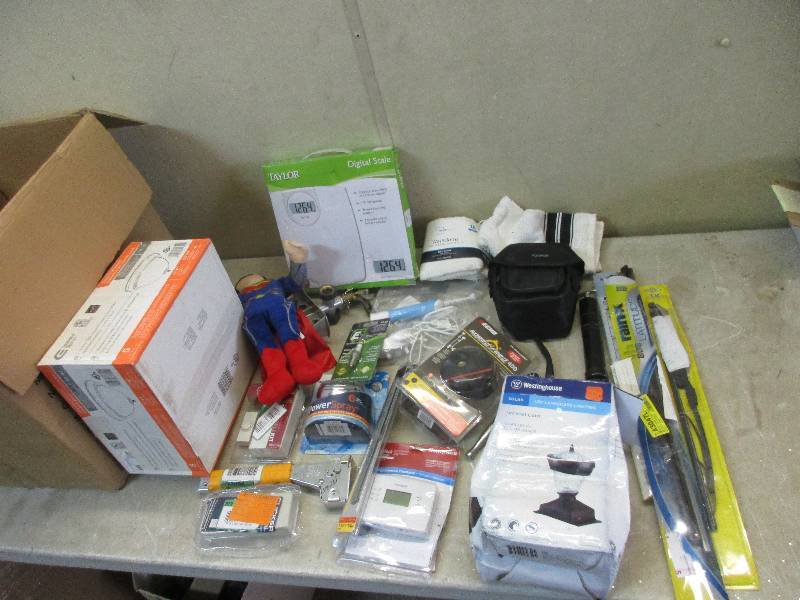 lot 111 image: misc grab box see pictures