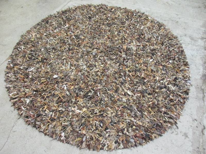 lot 112 image: 92 circular shag rug