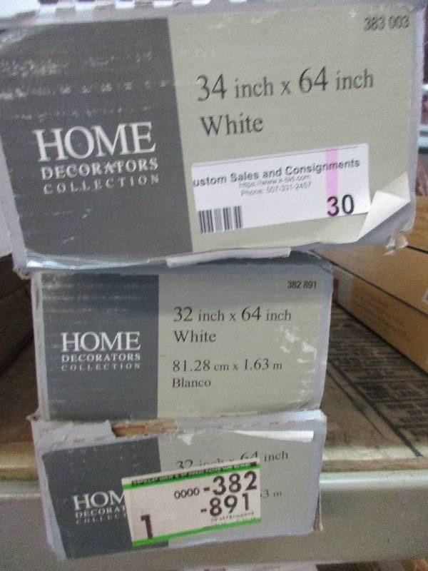 lot 30 image: white 2.5 inch blinds 32x64      32x64      34x64