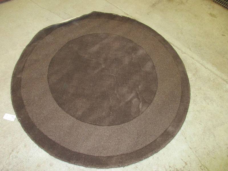 lot 50 image: circle rug 70 across matches lot #53 and #59