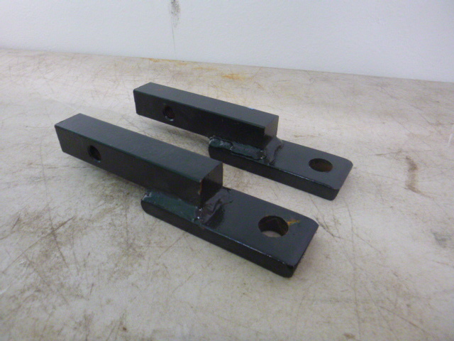 lot 18 image: 2 Receiver Hitches