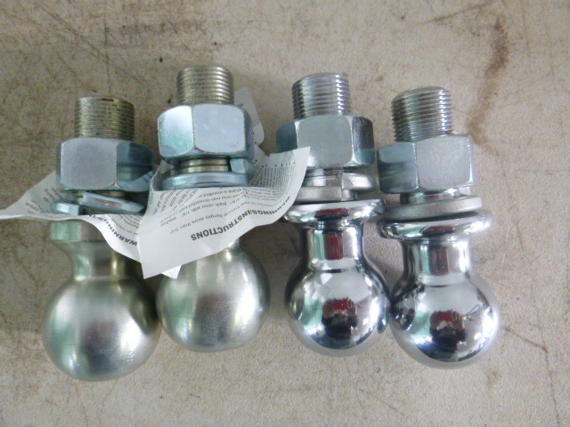 lot 30 image: 4 Balls