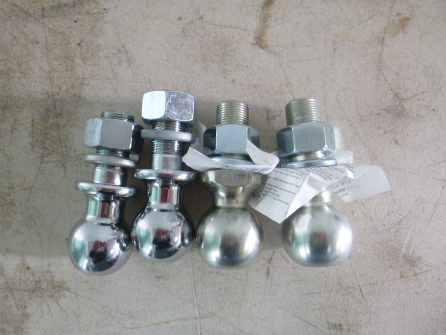 lot 31 image: 4 Balls