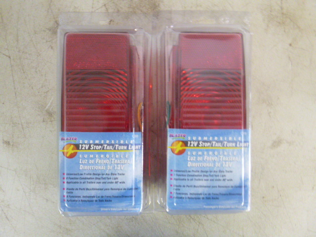 lot 38 image: 2 Blazer Submersible StopTailTurn Lights