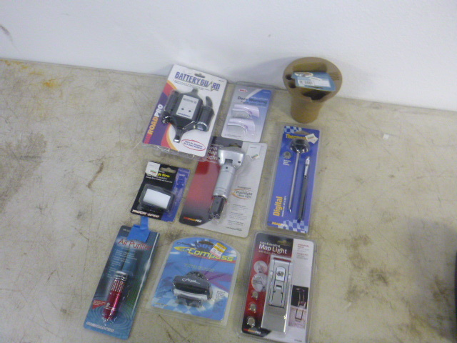 lot 83 image: Miscellaneous Auto Items