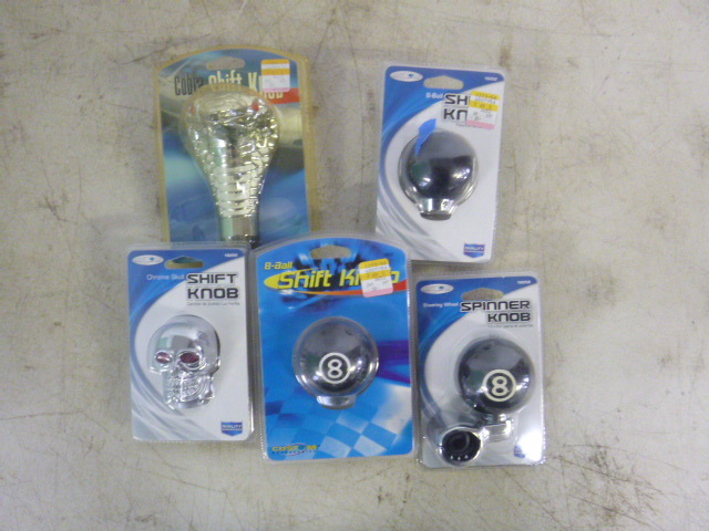 lot 84 image: 5 Shift Knobs