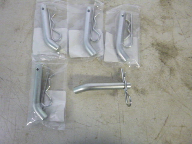 lot 100 image: 5 Valley Hitch Pins