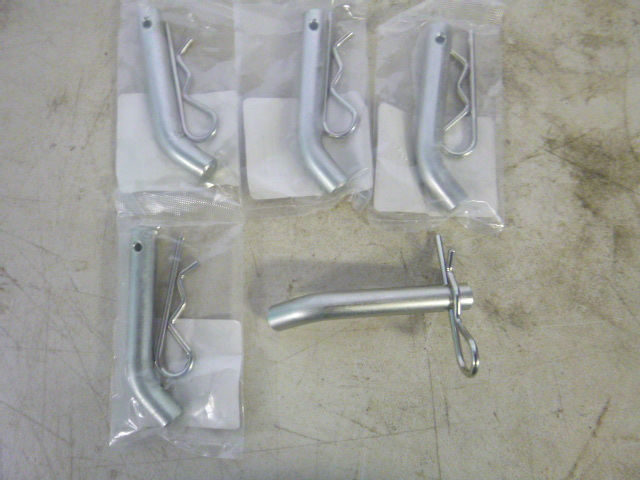 lot 103 image: 5 Valley Hitch Pins