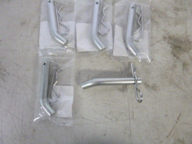 lot 104 image: 5 Valley Hitch Pins