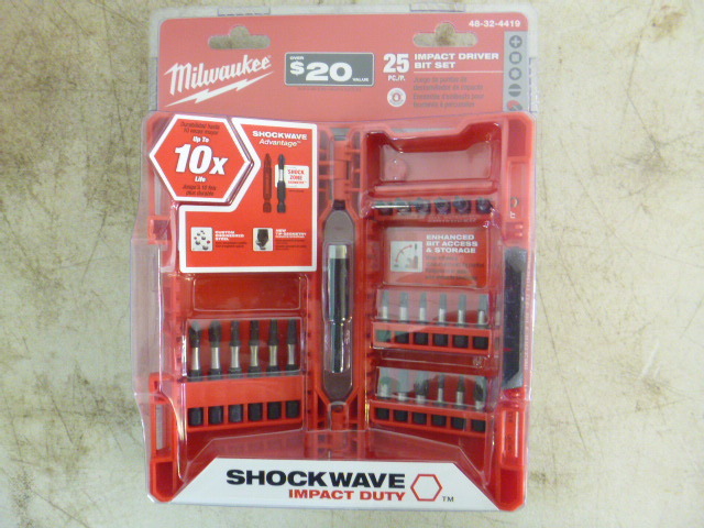 lot 119 image: Milwaukee Shockwave Impact Driver Bit Set