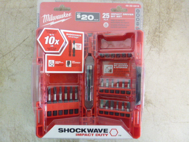 lot 120 image: Milwaukee Shockwave Impact Driver Bit Set