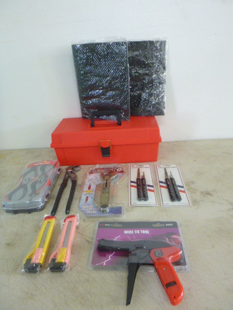 lot 147 image: Toolbox with Miscellaneous Tools