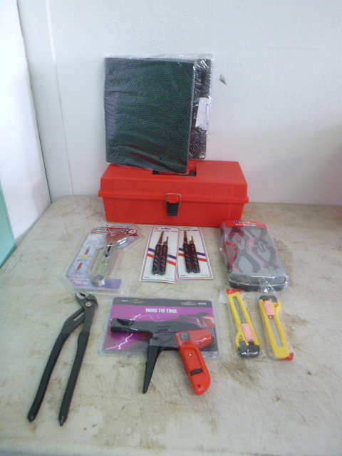 lot 148 image: Toolbox with Miscellaneous Tools