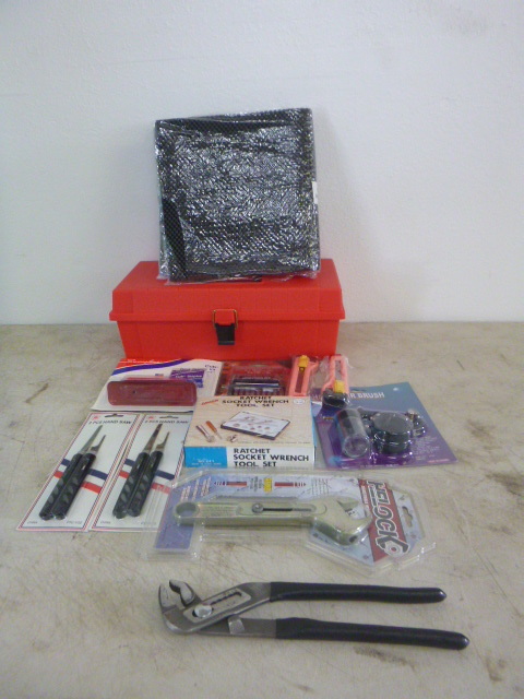 lot 149 image: Toolbox with Miscellaneous Tools