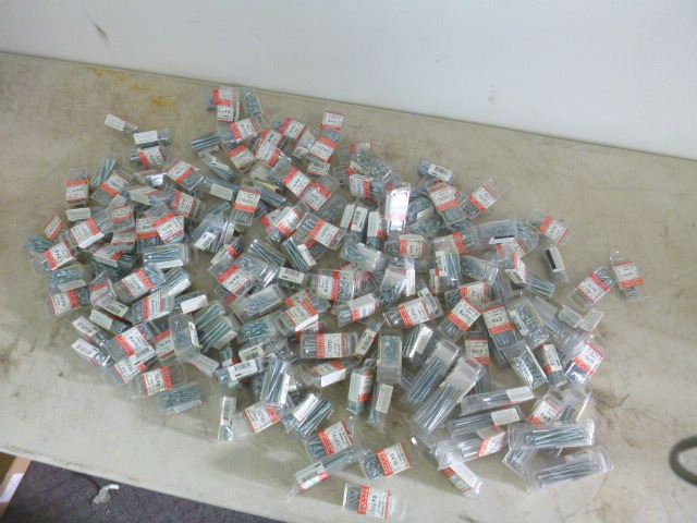 lot 158 image: Miscellaneous Wood Screws