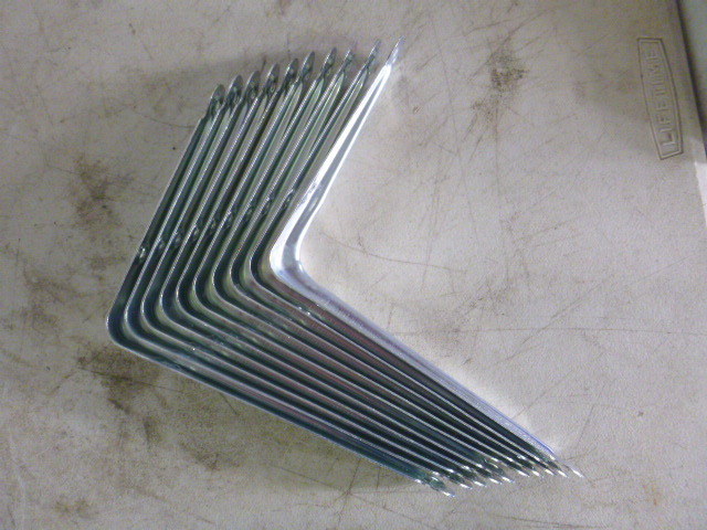 lot 179 image: 10 Shelf Brackets