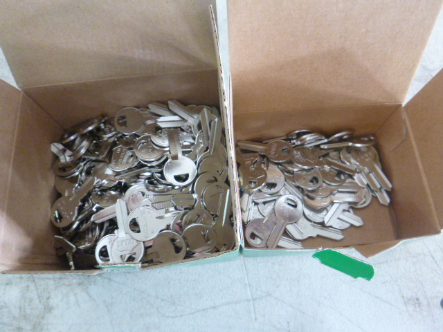 lot 184 image: 300 Hillman Blank Keys