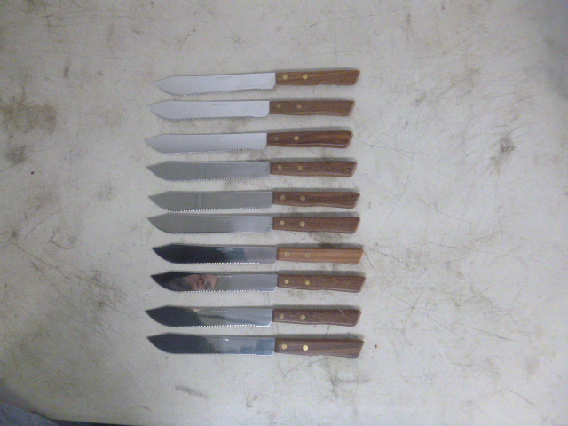 lot 345 image: 10 Steak Knives
