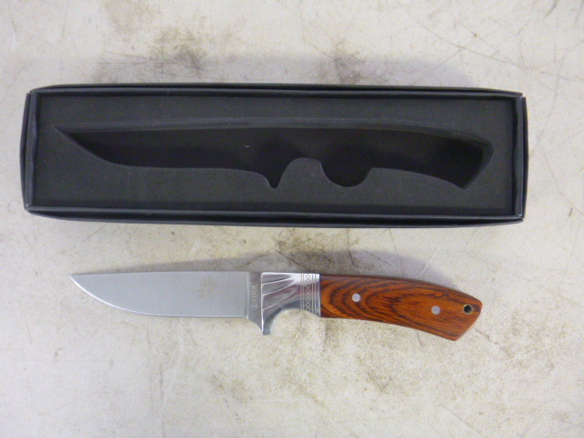 lot 359 image: Hunting Knife