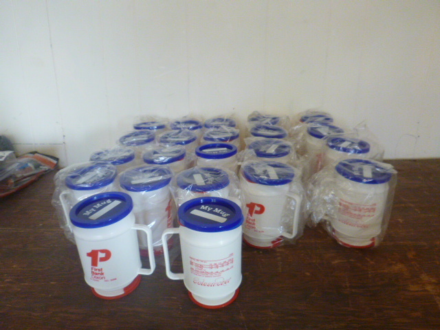 lot 384 image: 22 Travel Coffee Mugs